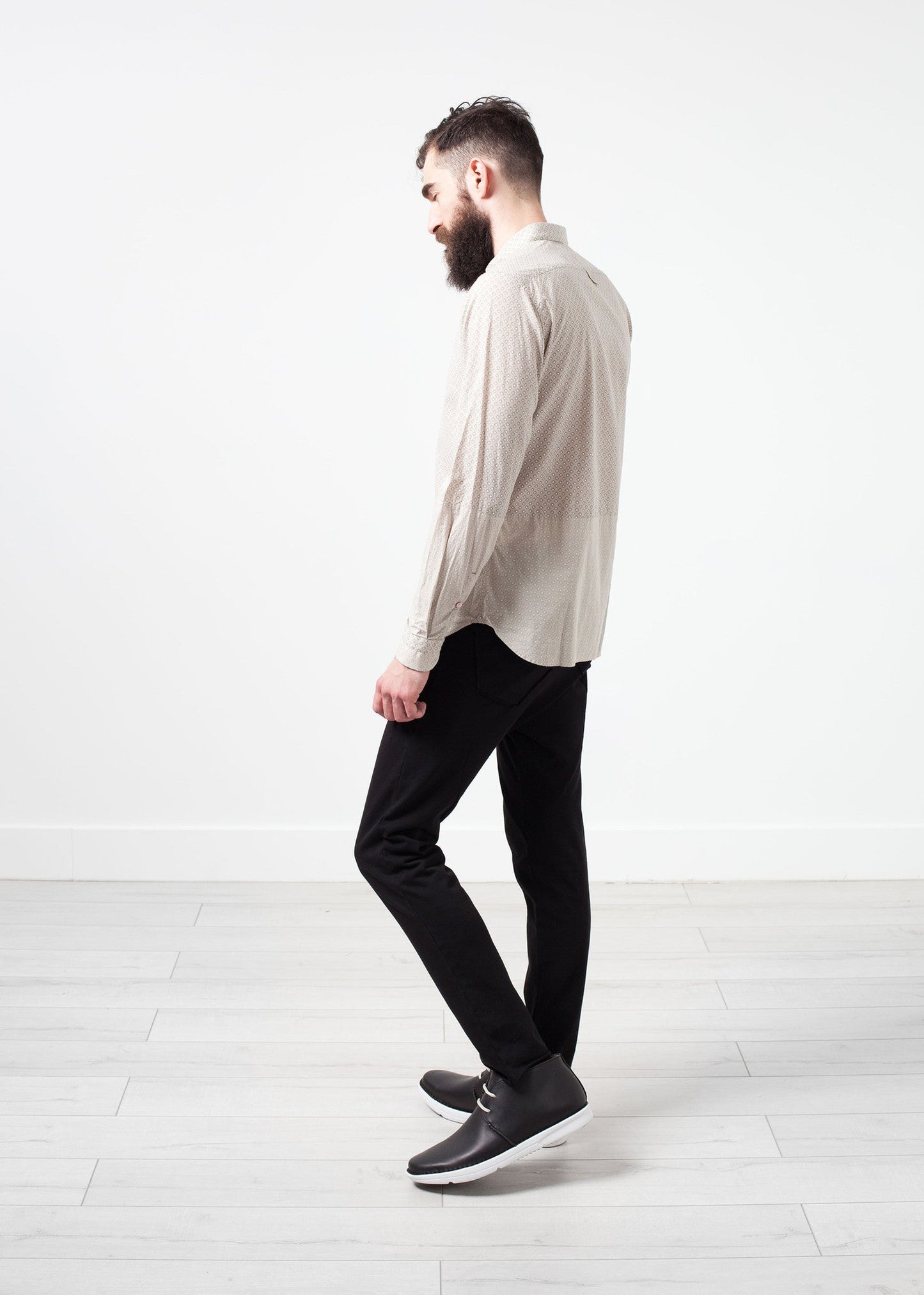 Chemise boutonnée à motifs beige