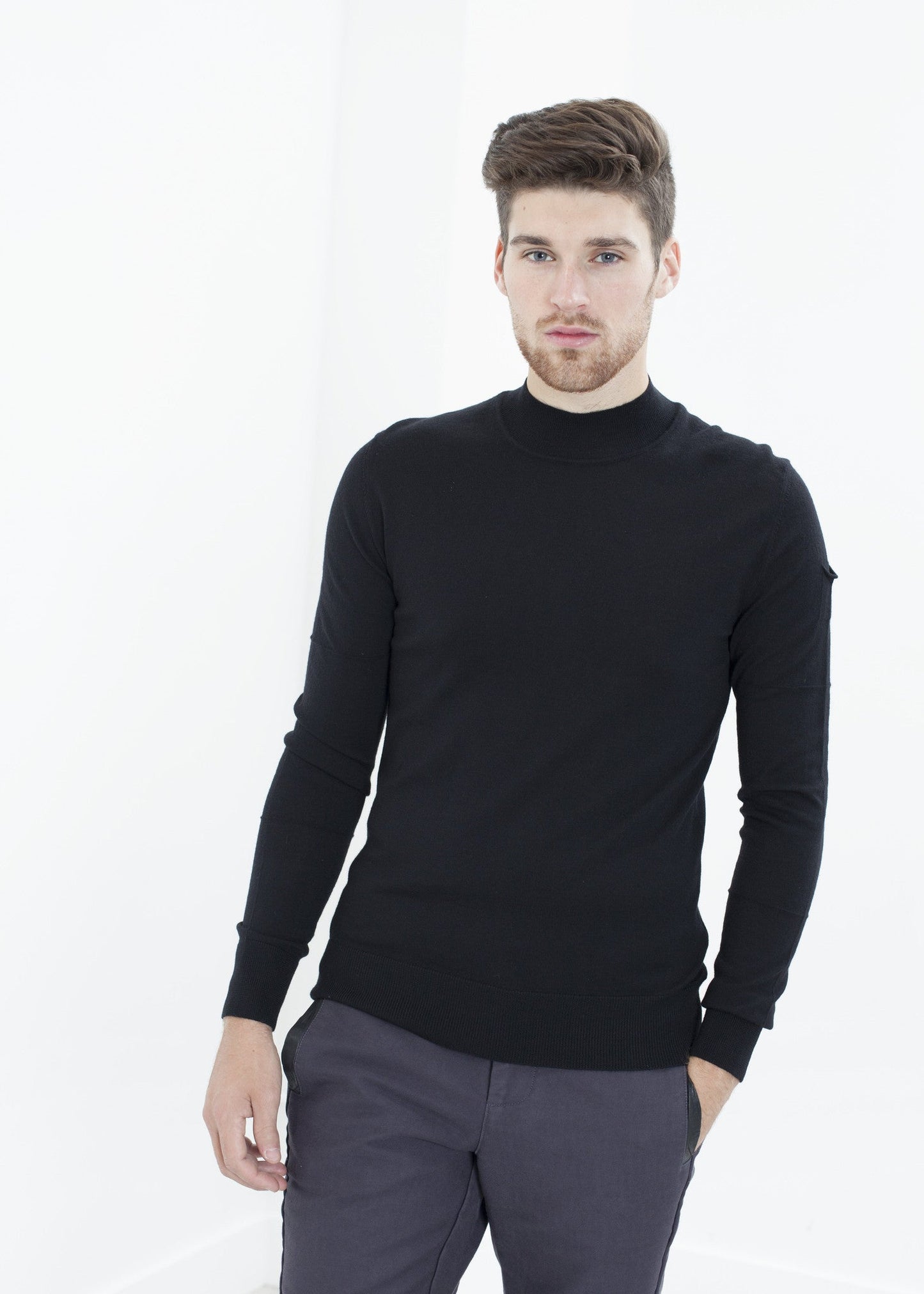 Col roulé en tricot mérinos noir