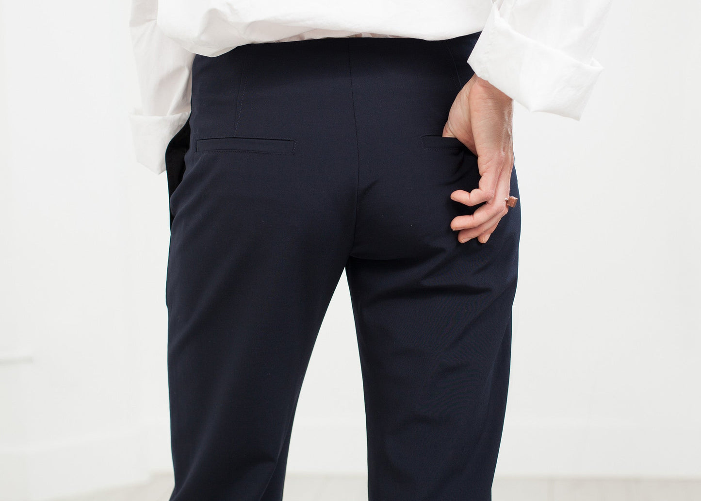 Pantalon à poches plaquées bleu marine
