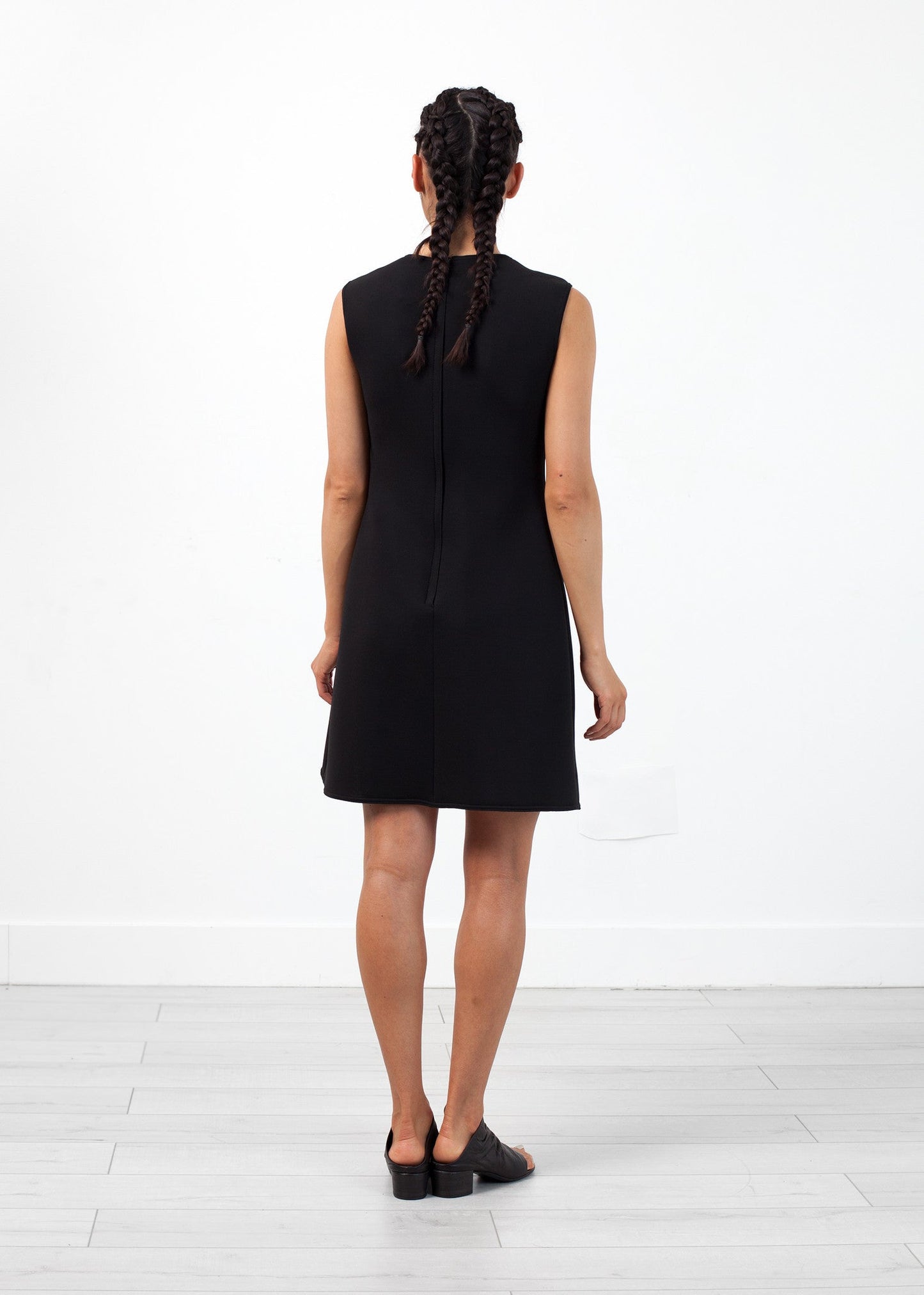 Robe fleurie en néoprène noire
