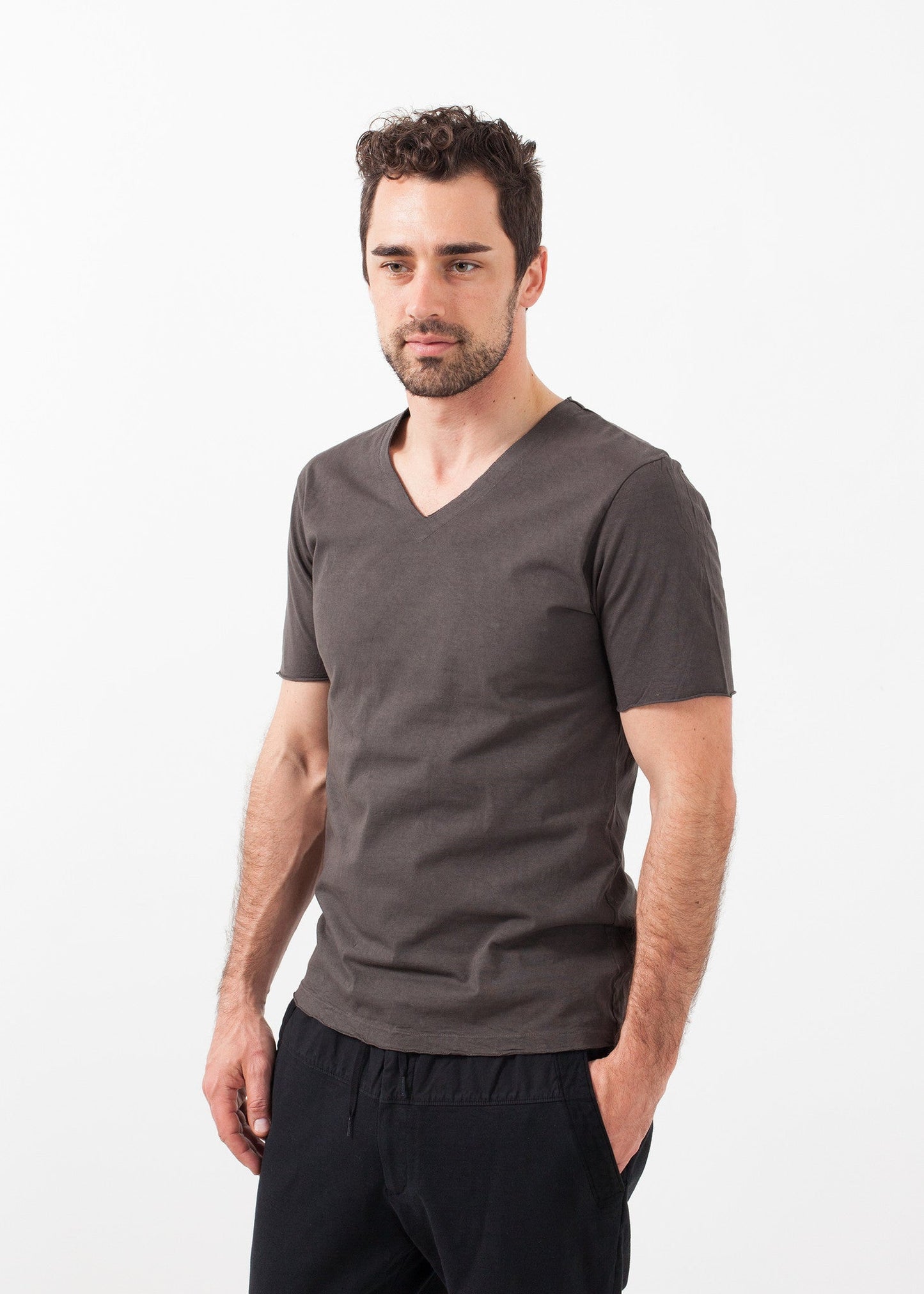 T-shirt à col en V