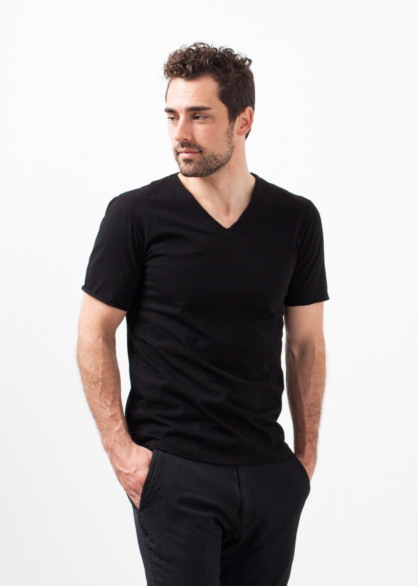 T-shirt à col en V
